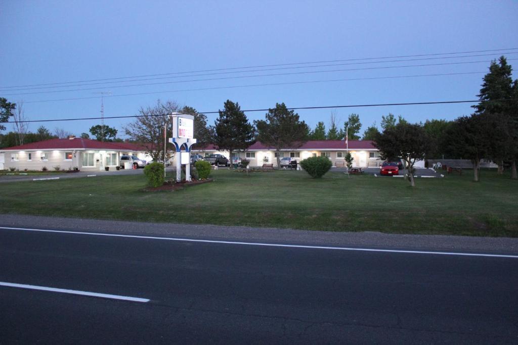Blue Jay Motel Пітерборо Екстер'єр фото