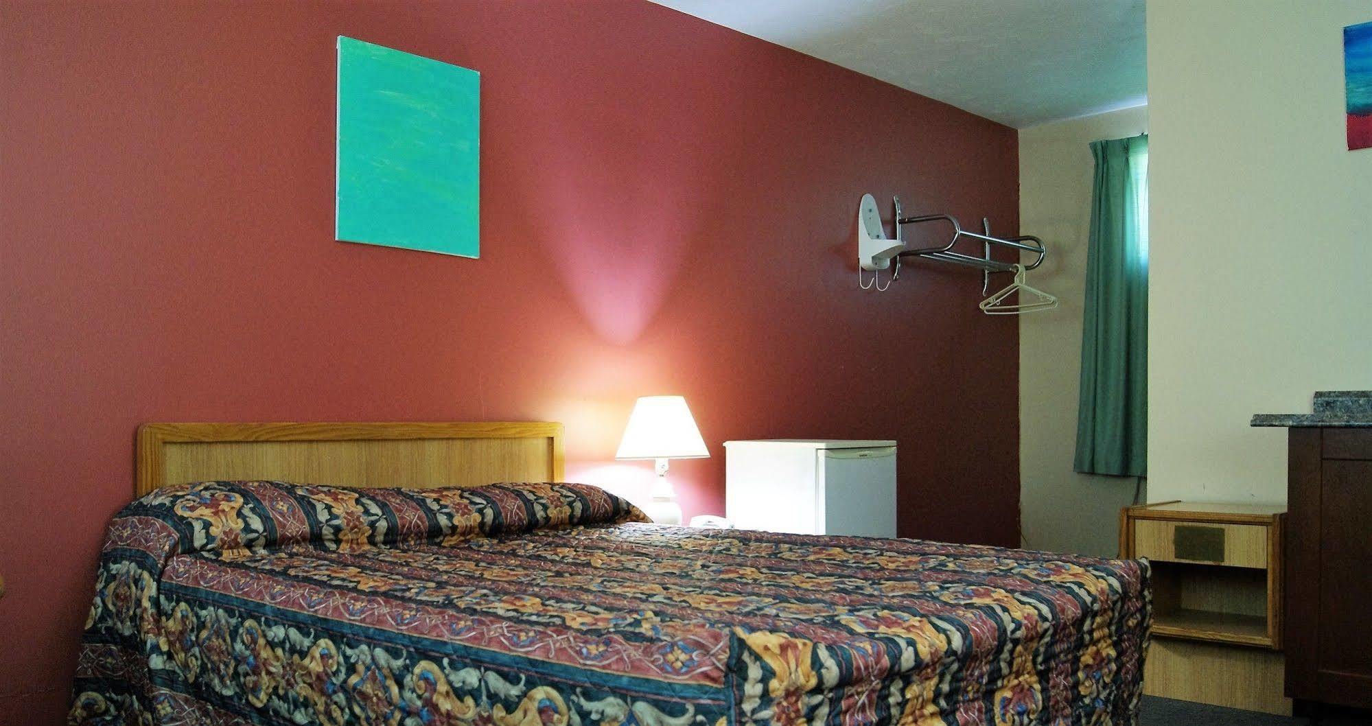 Blue Jay Motel Пітерборо Екстер'єр фото