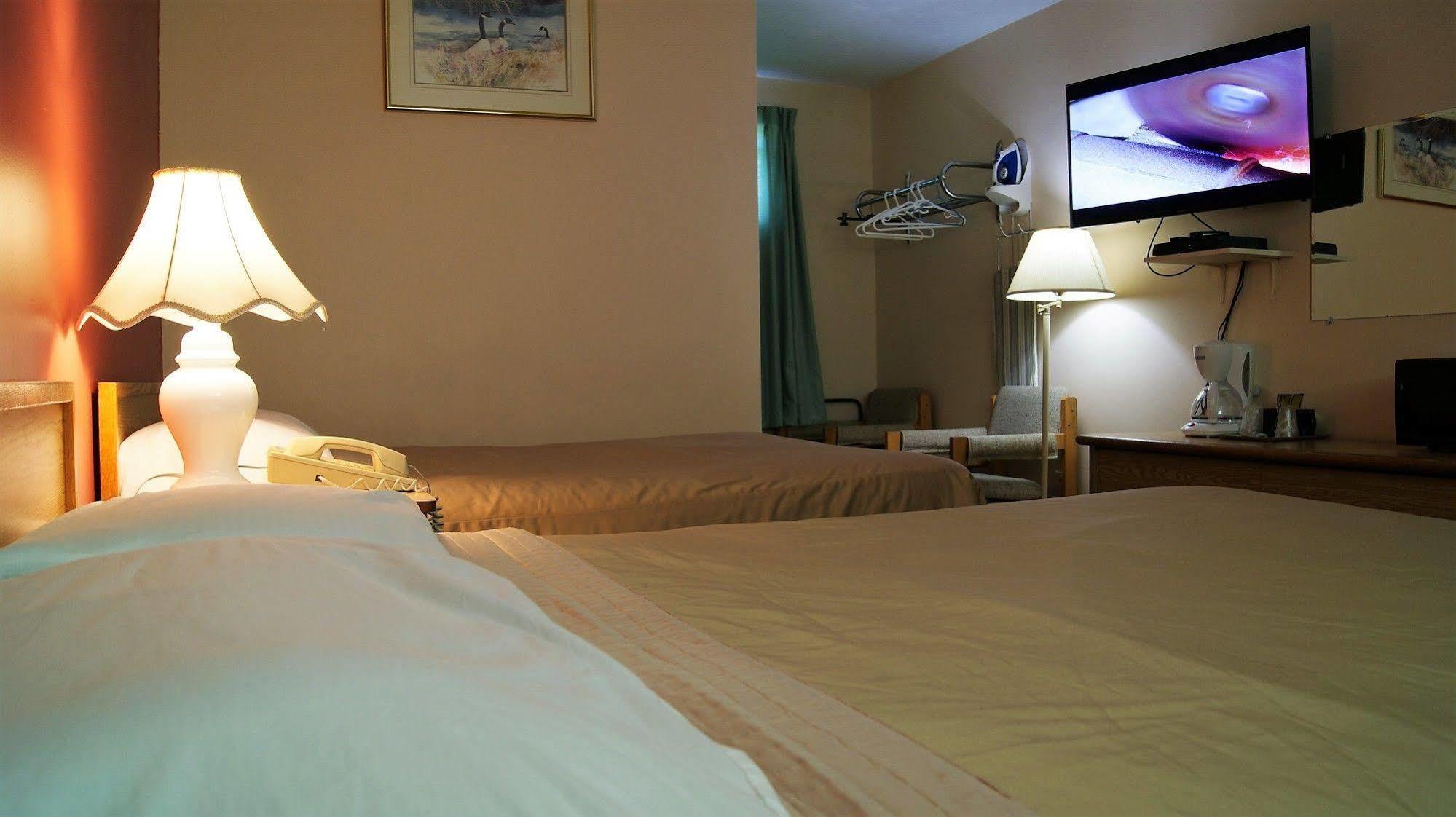 Blue Jay Motel Пітерборо Екстер'єр фото